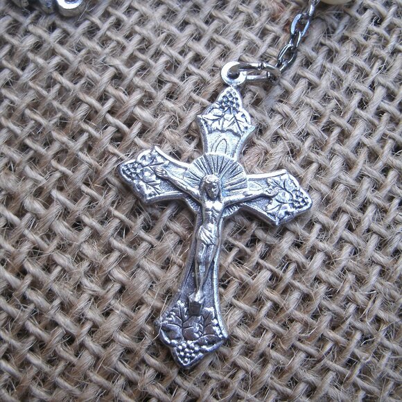 Handmade Resin & Faux Pearl Beads Rosary - Picture 3 of 14